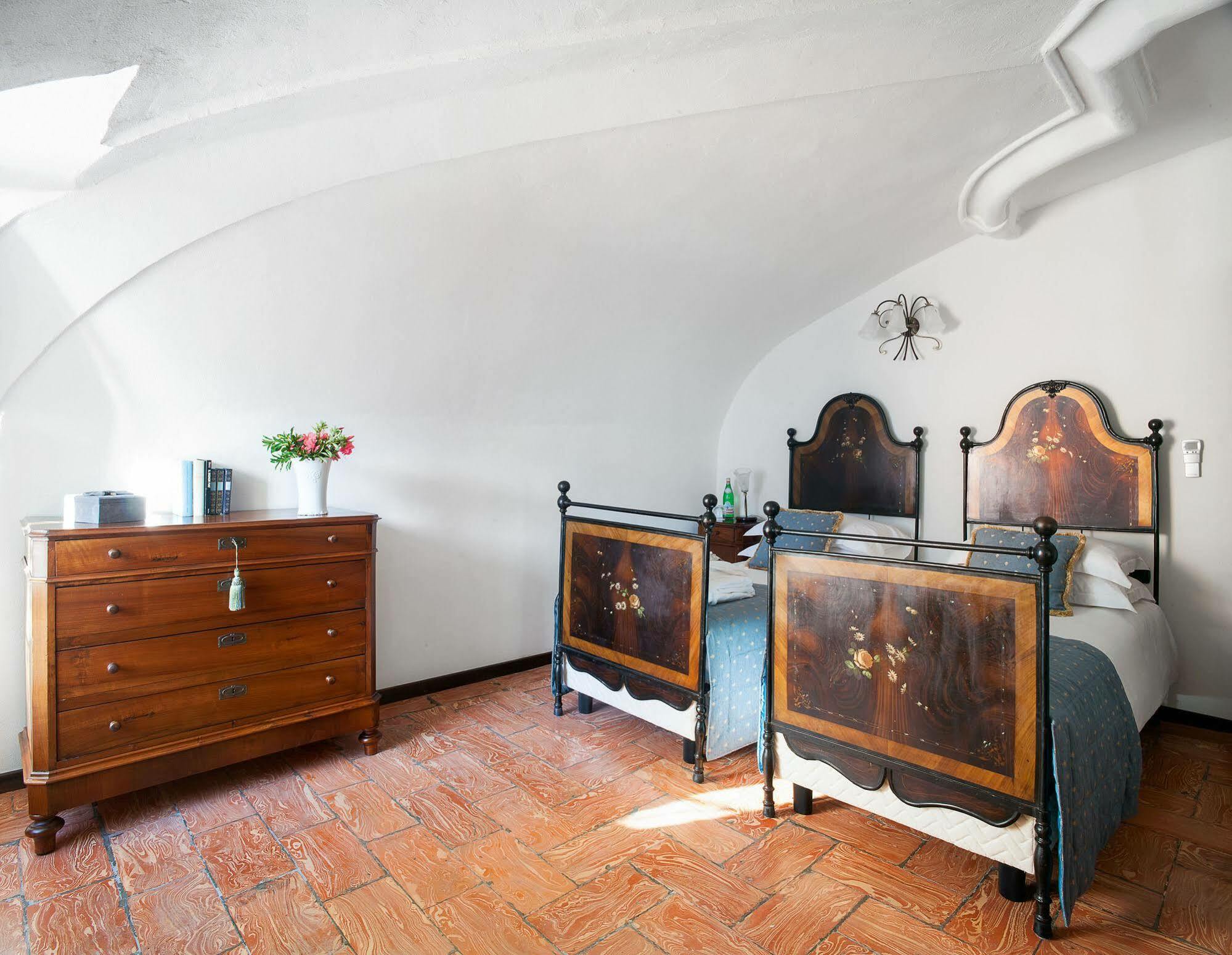 Aparthotel Palazzo Del Vicere Lezzeno Zewnętrze zdjęcie
