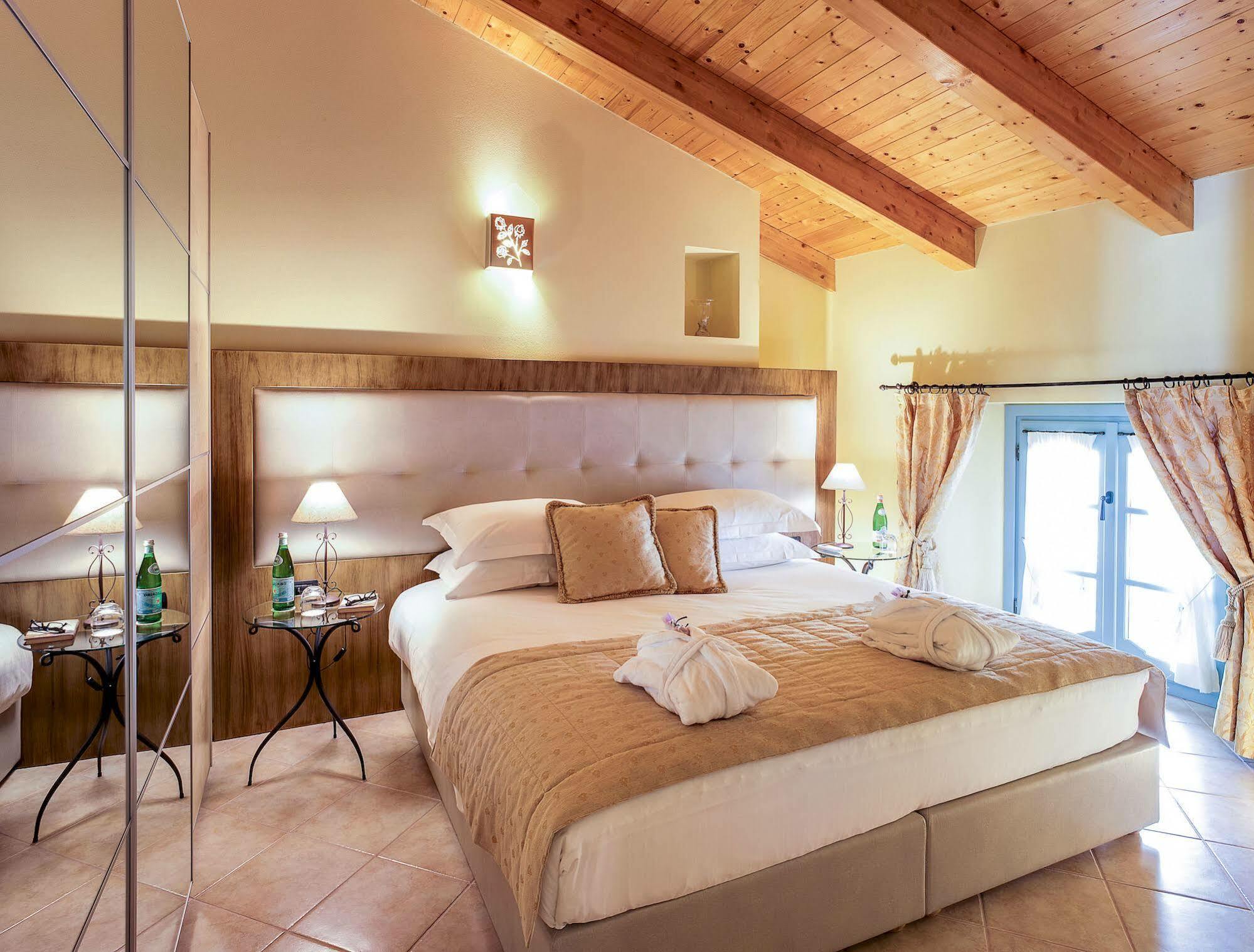 Aparthotel Palazzo Del Vicere Lezzeno Zewnętrze zdjęcie
